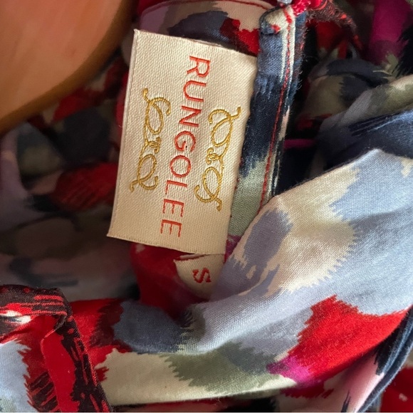 Rungolee Abstract Print Ruched High Neck Top - Picture 3 of 6